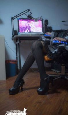 挺进老师的紧窄的小肉六视频_1080P免费观看视频