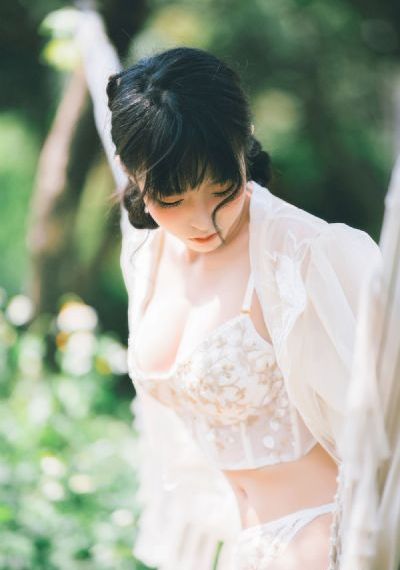 juliaann丝袜办公室大战_BD韩语全集在线观看