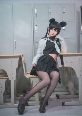 厨房掀开馊了裙子挺进电影_1080迅雷电影在线